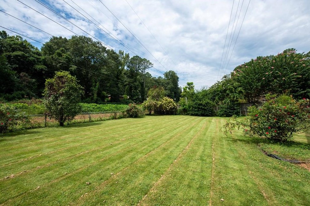 2479 Harrington Dr, Decatur GA  30033-4903 exterior