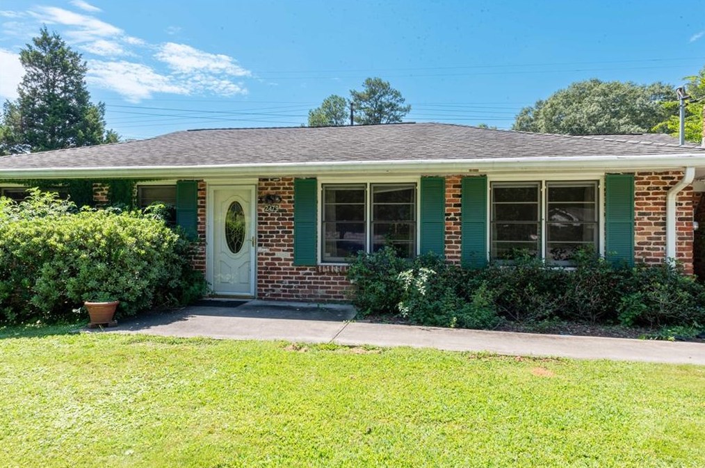 2479 Harrington Dr, Decatur GA  30033-4903 exterior