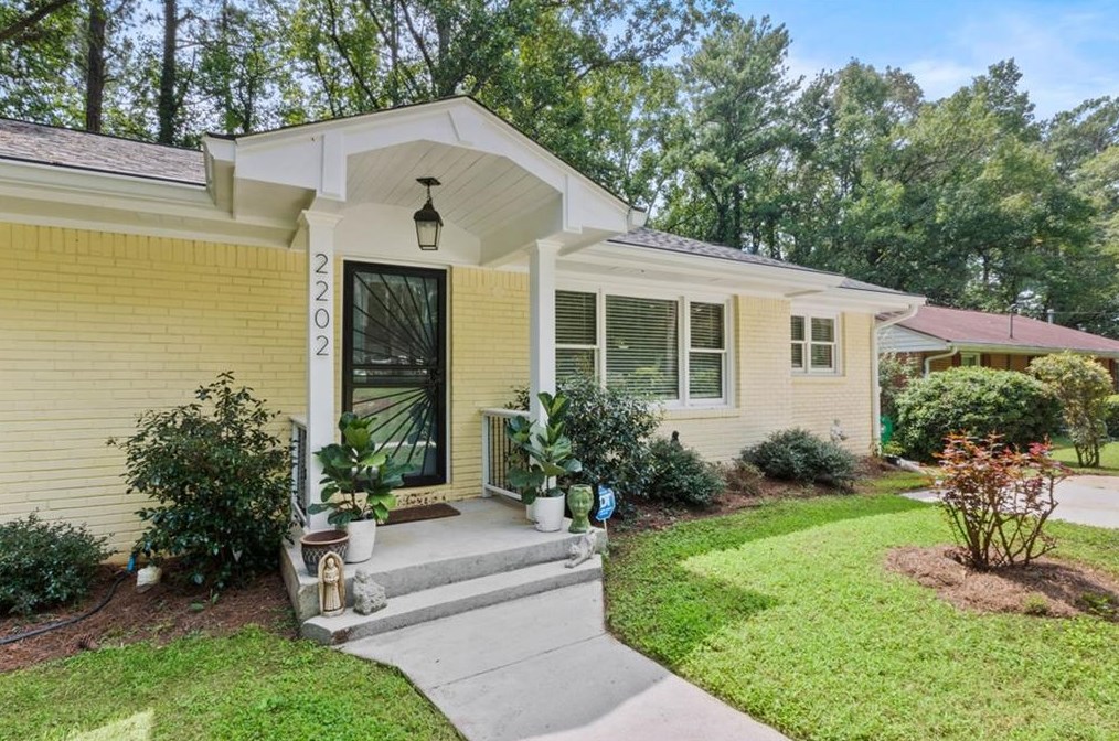 2202 Lilac Ln, Decatur GA  30032-5240 exterior