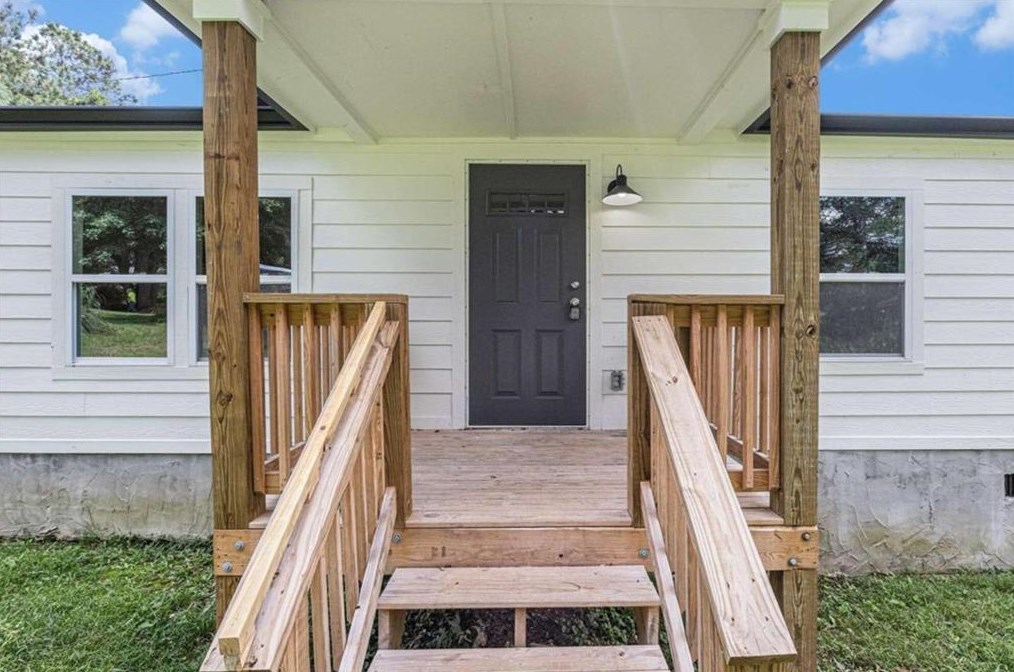 314 Pine Cir, Bowdon, GA 30108-1210