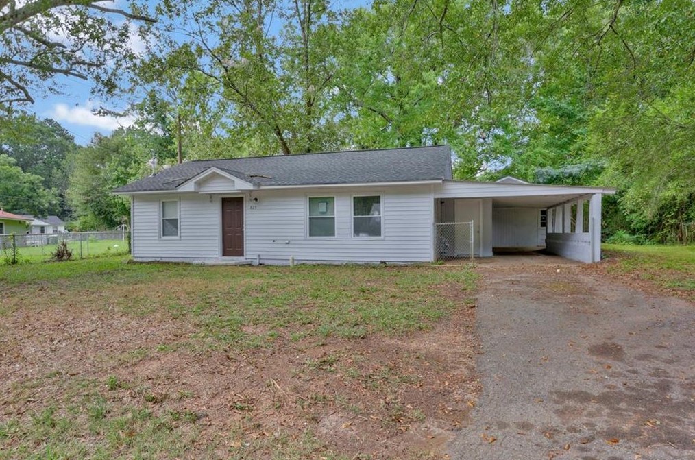825 Pamela Dr, Griffin, GA 30224-4792