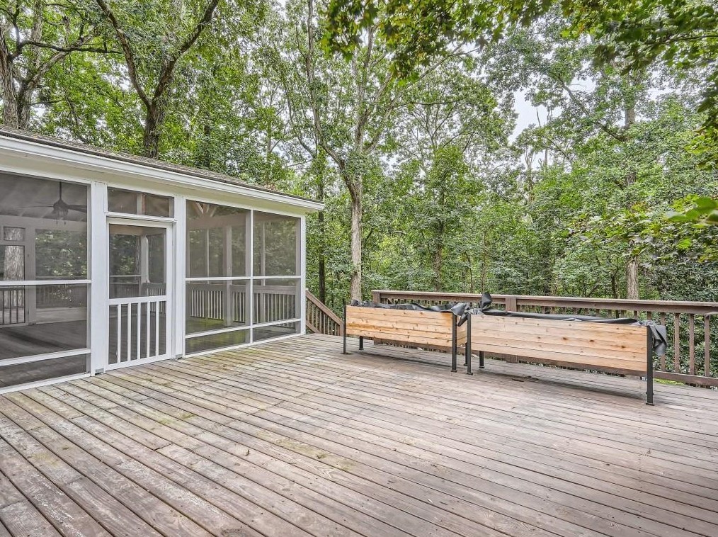 1117 Ragley Hall Rd, Atlanta GA  30319-2511 exterior