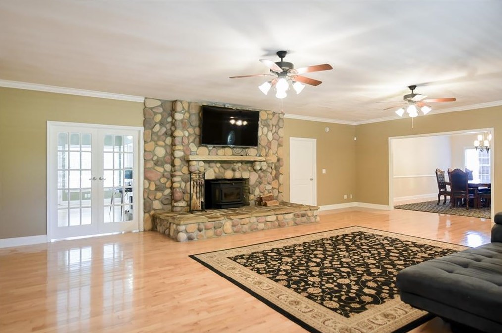 1633 Leon Ellis Rd, Hull, GA 30646