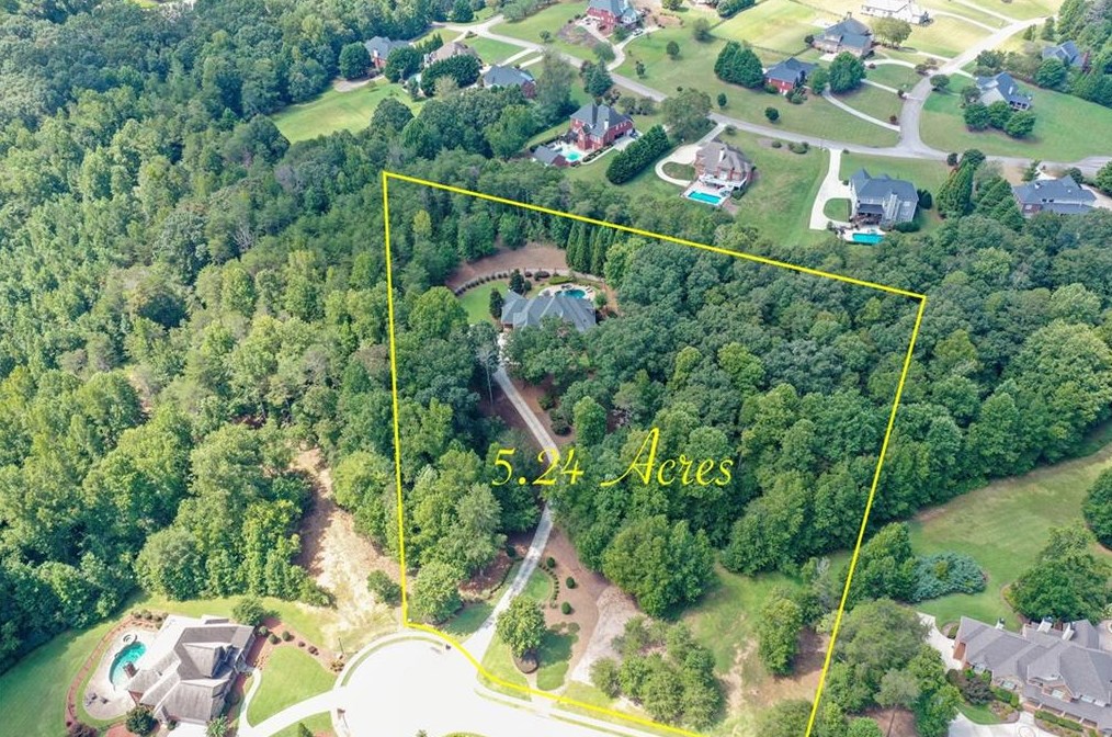 4688 Manor Dr, Gainesville, GA 30506