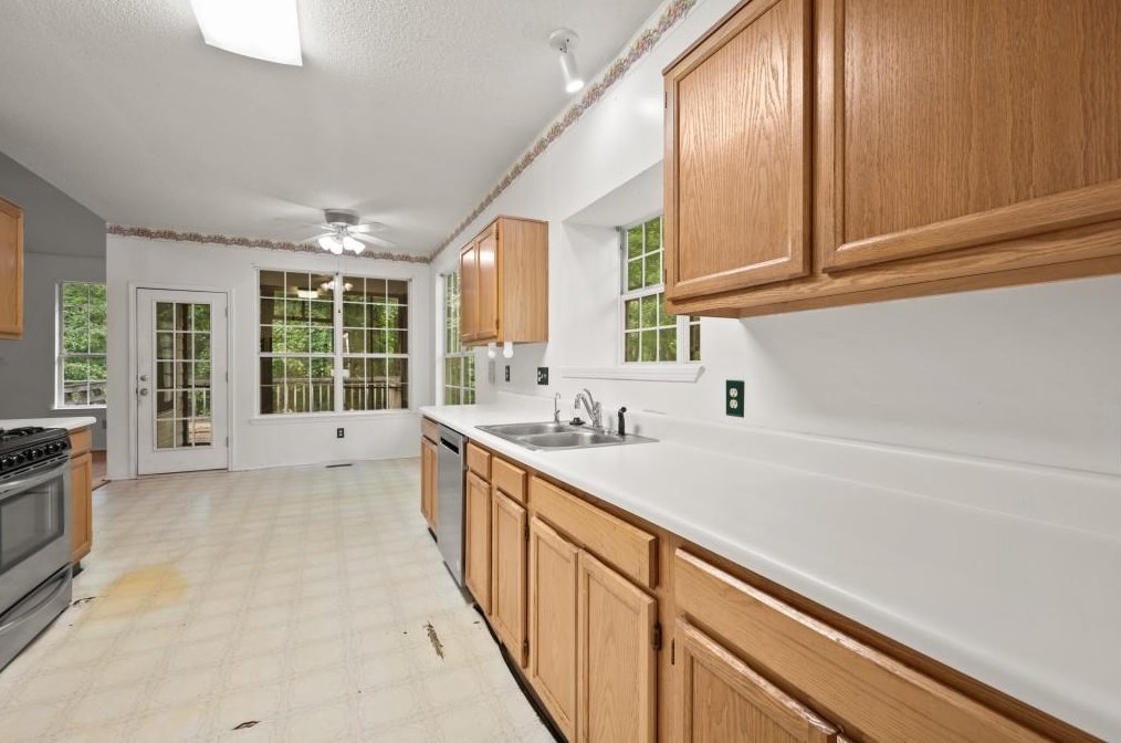 11665 Red Maple Frst Dr, Alpharetta GA 30005-7248 exterior