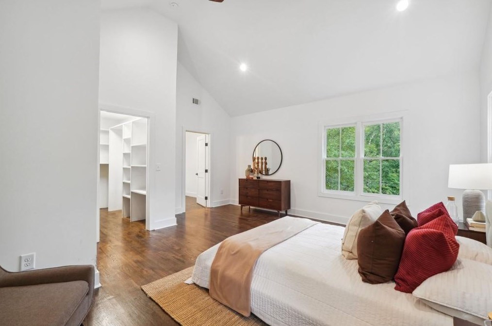 1308 Deerwood Dr, Decatur GA  30030-4512 exterior