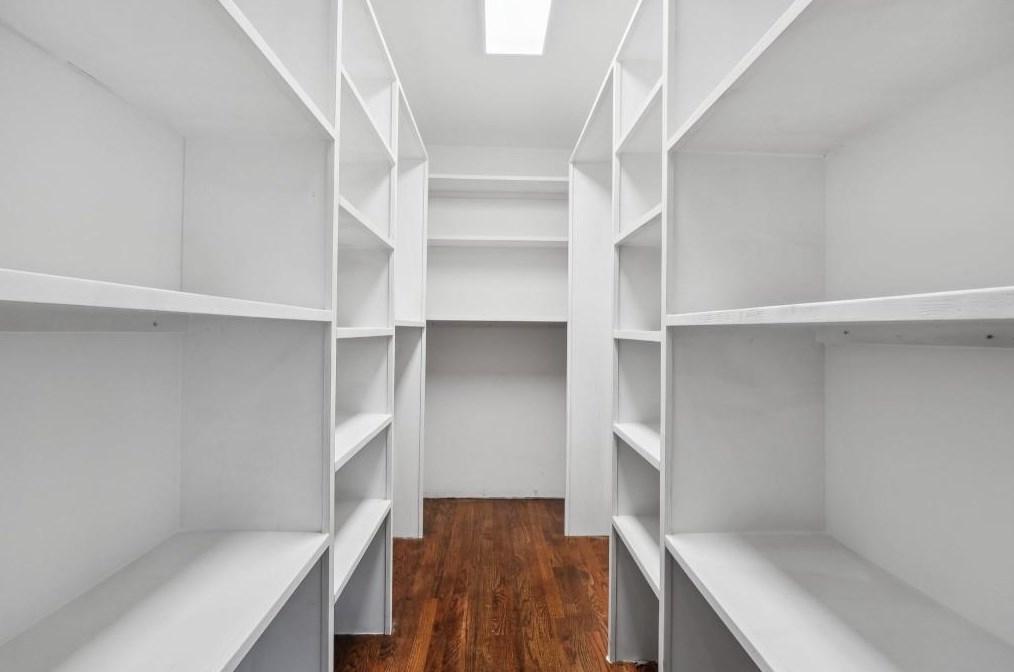 1308 Deerwood Dr, Decatur GA  30030-4512 exterior