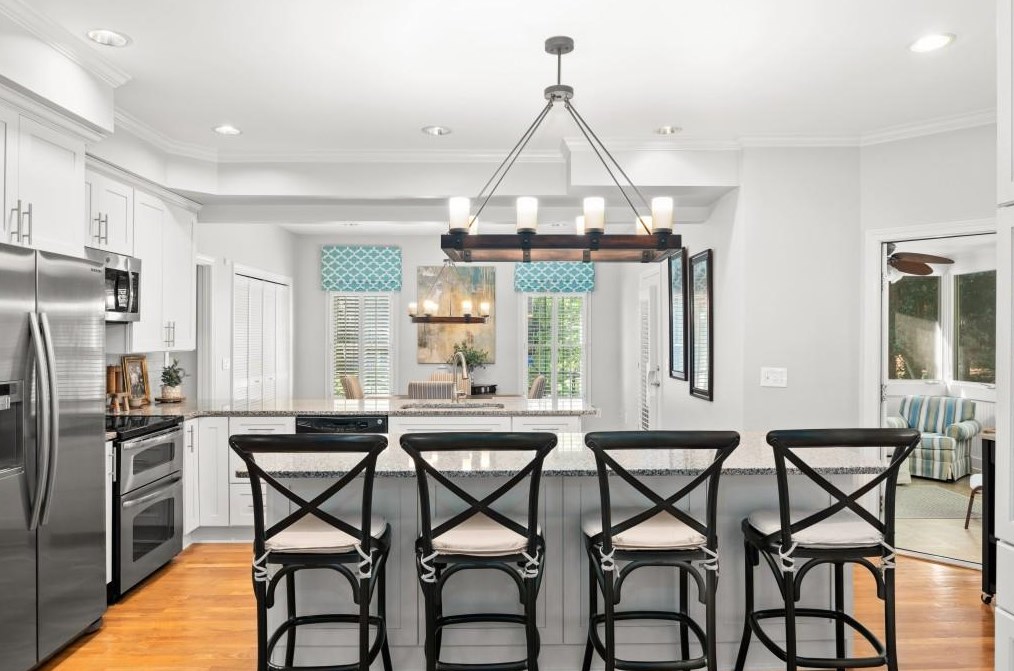 110 Garden Walk, Roswell, GA 30075-7112