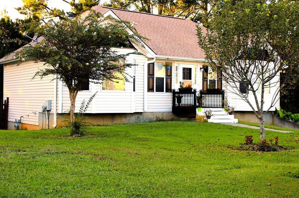 155 Twin Oaks Dr, Calhoun, GA 30701-1720