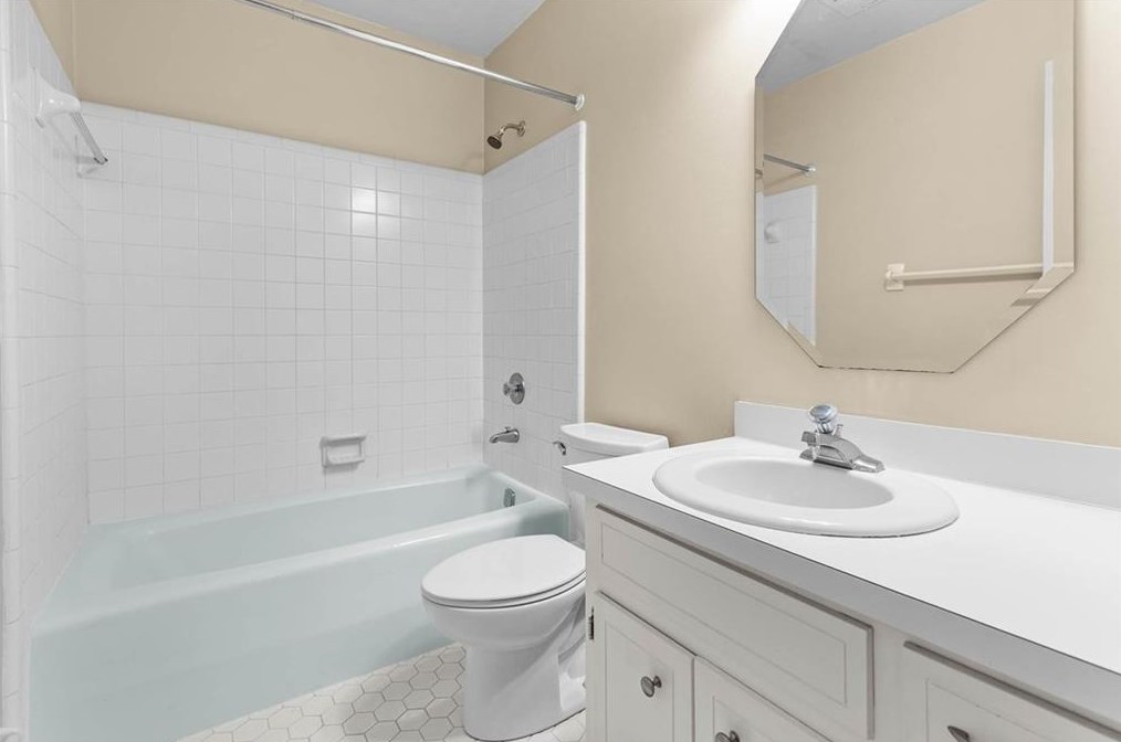 5247 Waterford Dr, Atlanta GA 30338-3129 exterior