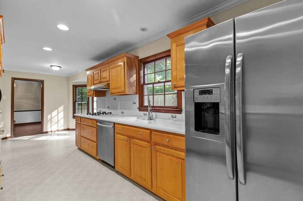 5247 Waterford Dr, Atlanta GA 30338-3129 exterior