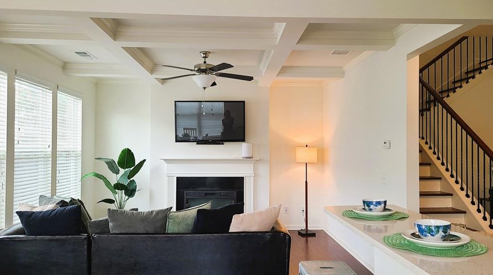 823 Regal Ln, Atlanta GA  30331-8636 exterior