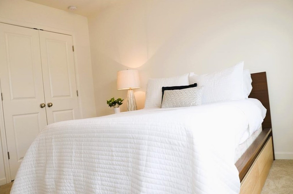 823 Regal Ln, Atlanta GA  30331-8636 exterior