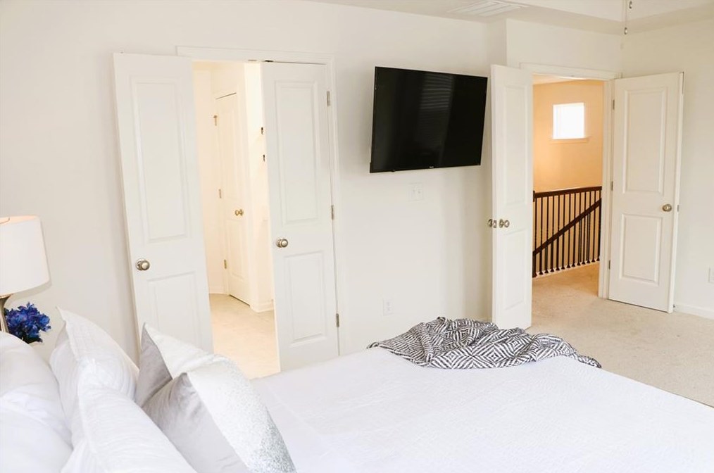 823 Regal Ln, Atlanta GA  30331-8636 exterior