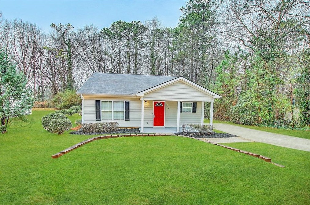 224 Hilltop Cir, Mableton, GA 30126