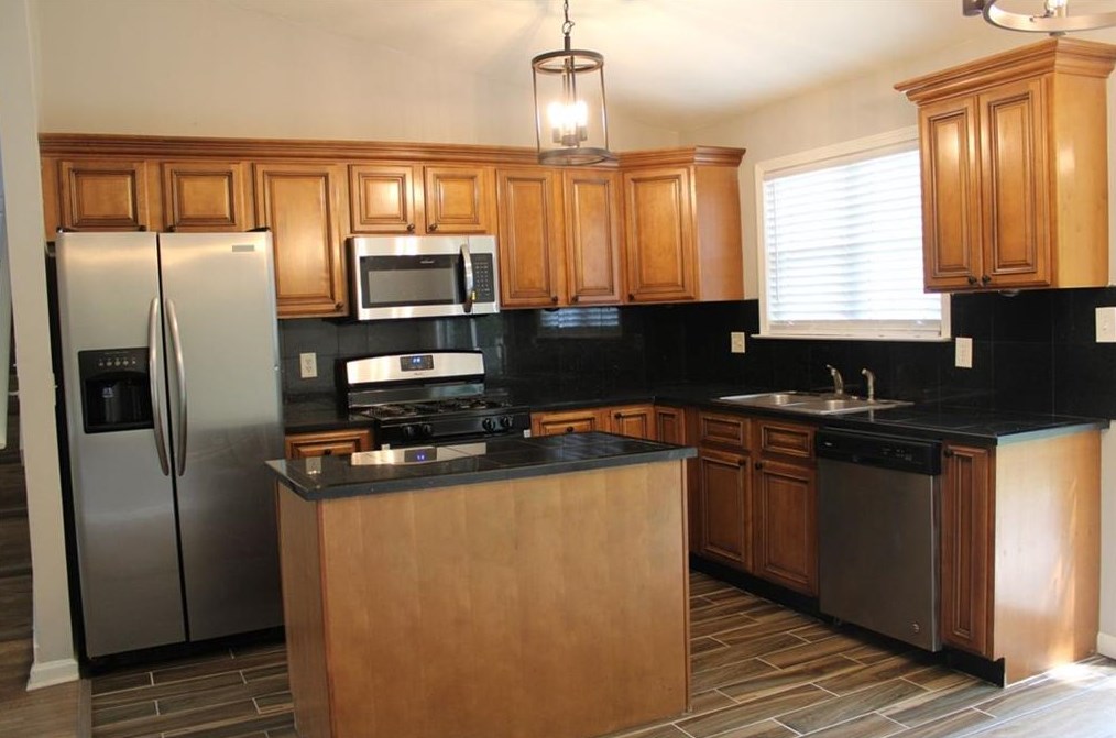 5118 Fairforest Dr, Stone Mountain, GA 30088