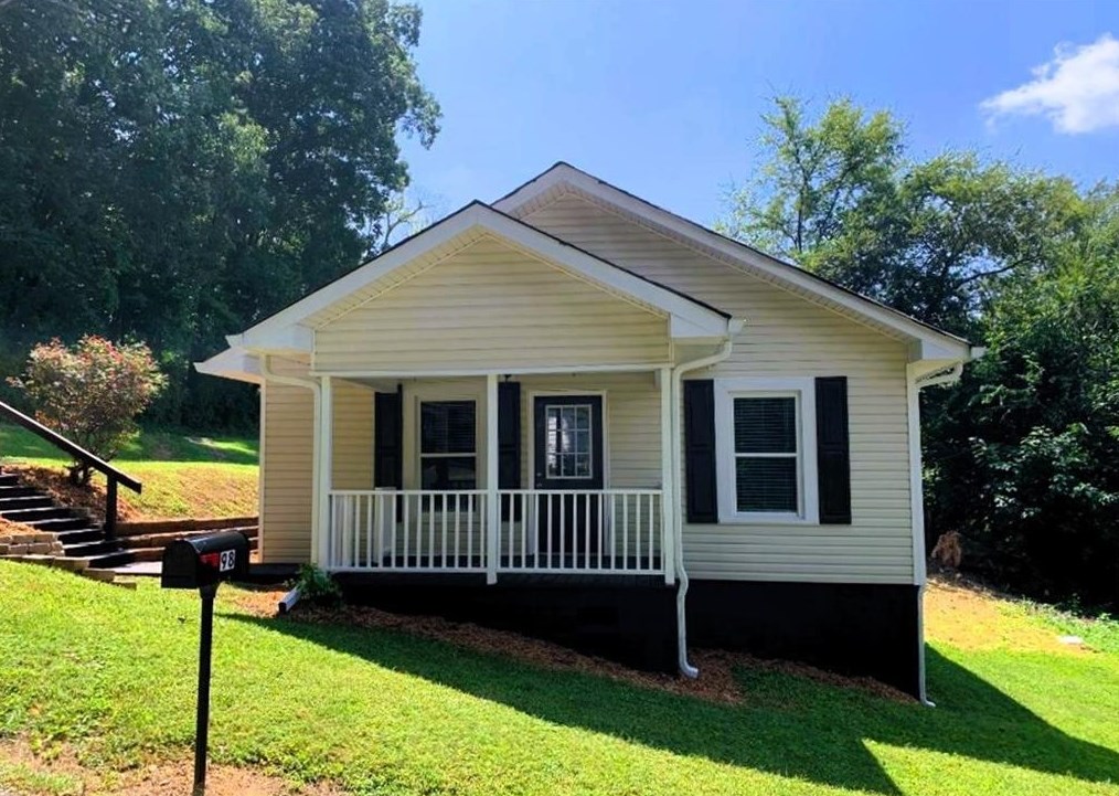 98 Echota 5th St, Calhoun, GA 30701-1778
