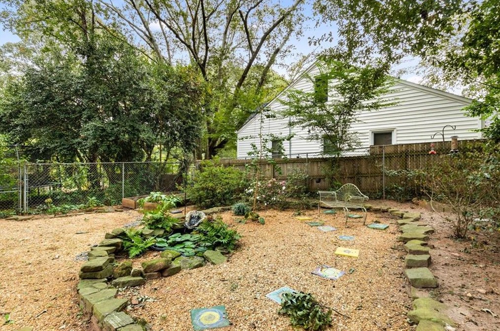 608 Avery St, Decatur GA  30030-3811 exterior