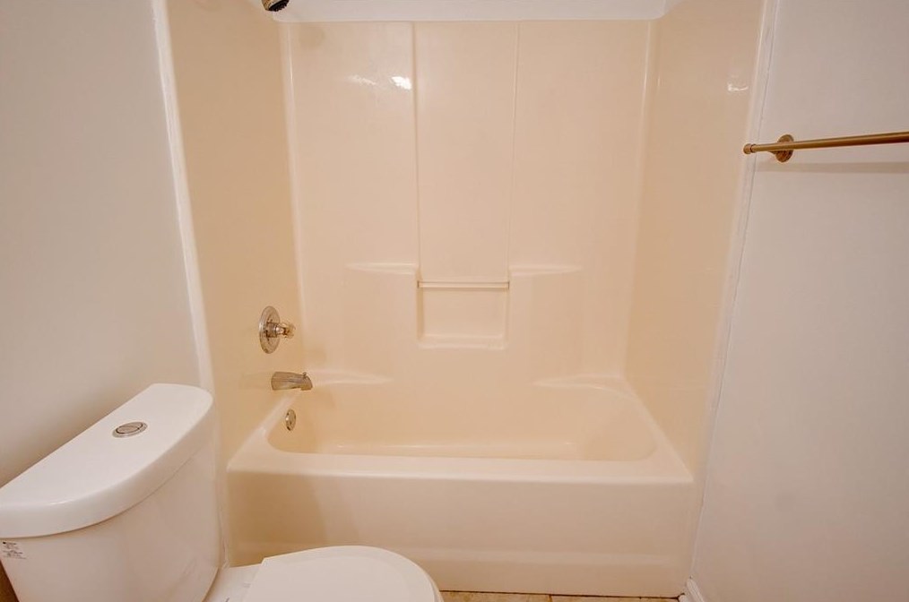 237 Hall Memorial Rd, Calhoun GA 30701-8354 exterior