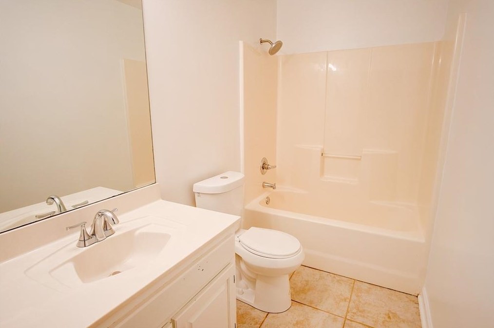 237 Hall Memorial Rd, Calhoun GA 30701-8354 exterior