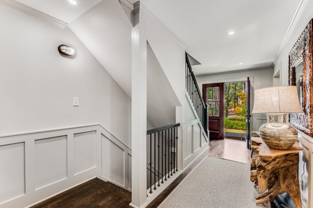740 Weatherly Ln, Atlanta GA  exterior
