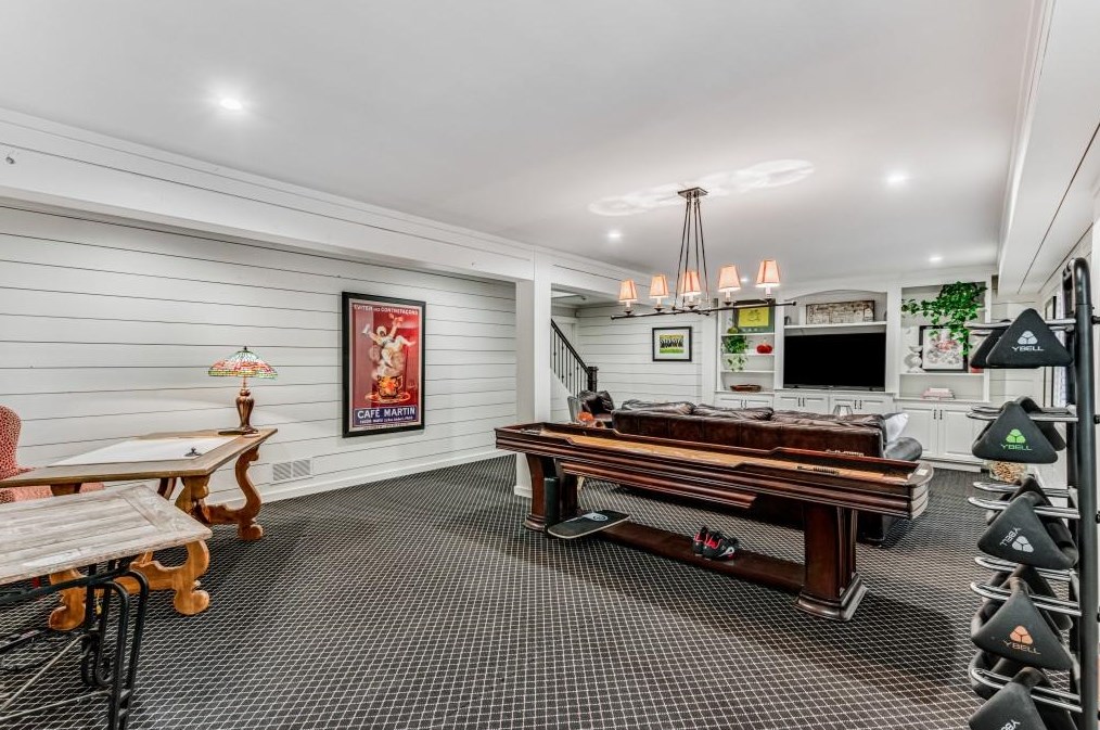 740 Weatherly Ln, Atlanta GA  exterior