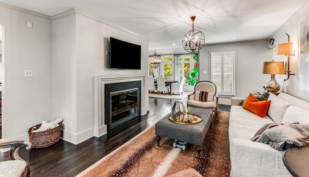 740 Weatherly Ln, Atlanta GA  exterior