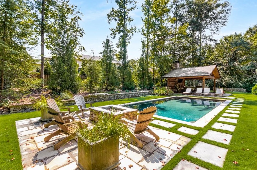 740 Weatherly Ln, Atlanta GA  exterior