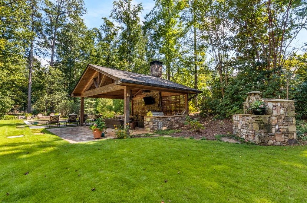 740 Weatherly Ln, Atlanta GA  exterior