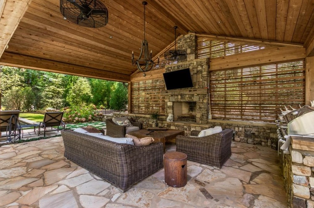 740 Weatherly Ln, Atlanta GA  30328-3650 exterior