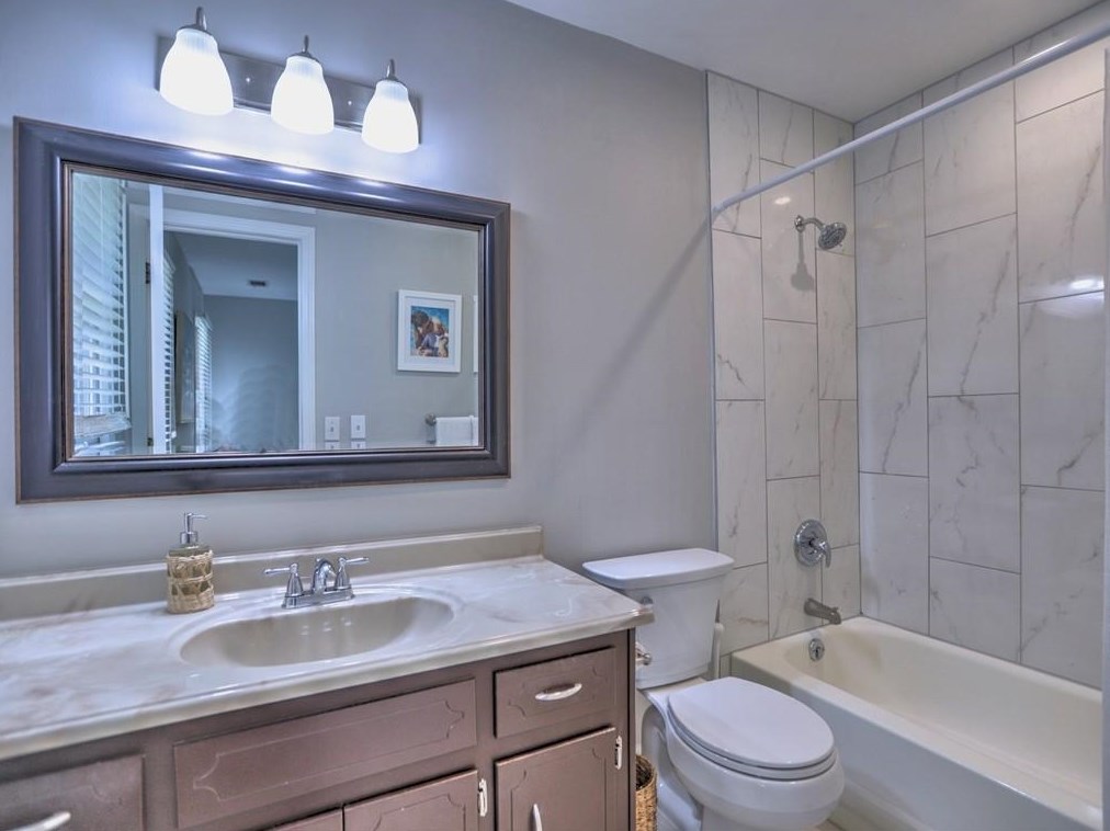 1449 Cambridge Cmn, Decatur GA  30033-2047 exterior