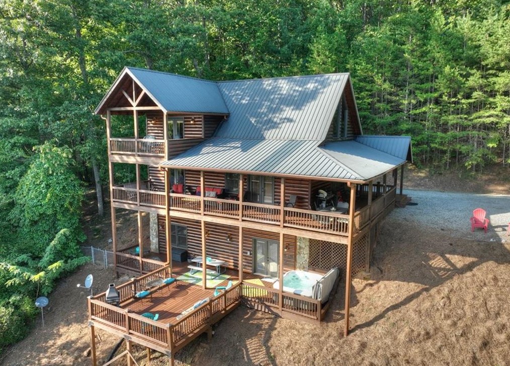 279 Dream Cove Rd, Blue Ridge, GA 30513