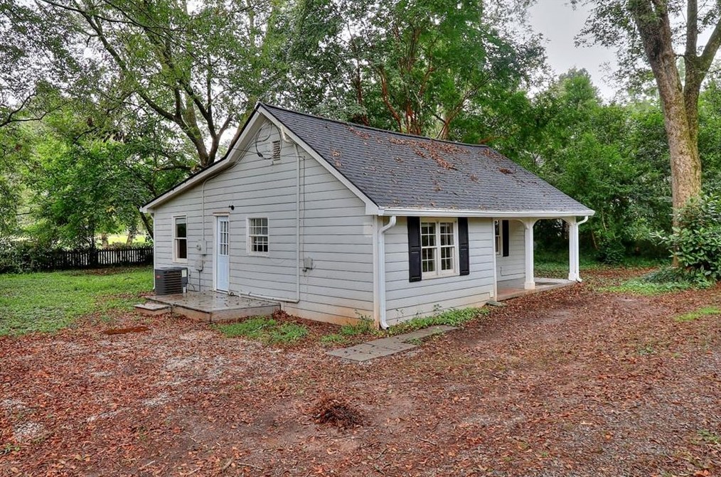 1932 Broad St, Statham, GA 30666
