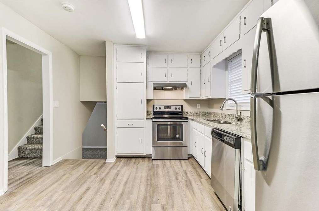 4183 Northstrand Dr, Decatur GA  30035-2377 exterior