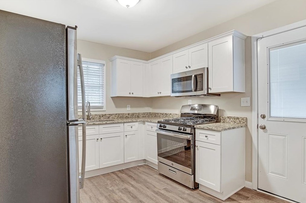 3475 Glensford Dr, Decatur GA  30032-4750 exterior