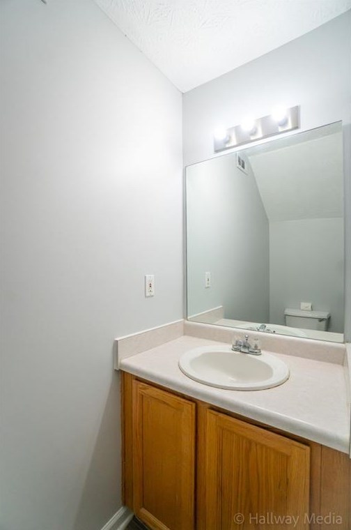 2211 Ramblewood Cir, Decatur GA  30035-3611 exterior