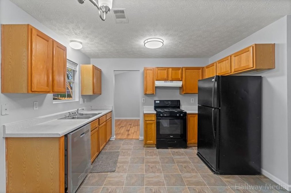 2211 Ramblewood Cir, Decatur GA  30035-3611 exterior