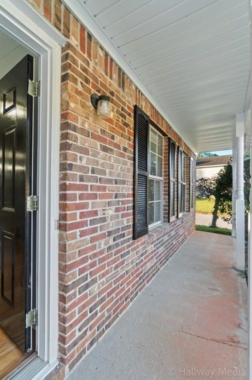 2211 Ramblewood Cir, Decatur GA  30035-3611 exterior