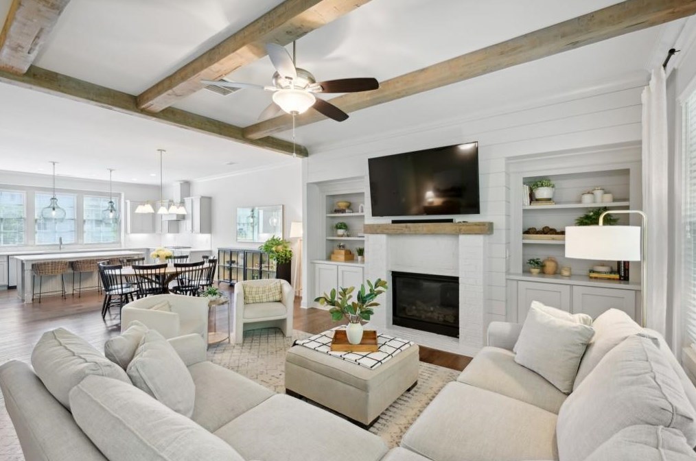 2480 Skyland Dr, Atlanta GA  30319-3759 exterior