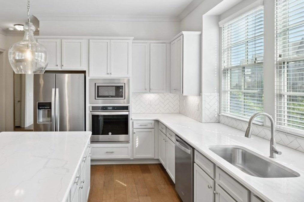 2480 Skyland Dr, Atlanta GA  30319-3759 exterior