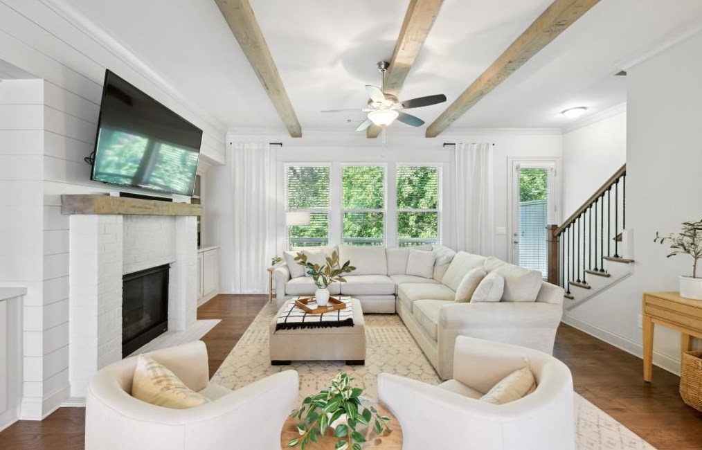 2480 Skyland Dr, Atlanta GA  30319-3759 exterior