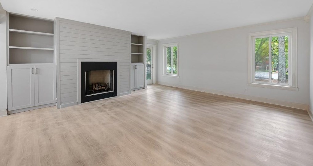 560 Emory Oaks Way, Decatur, GA 30033-5368