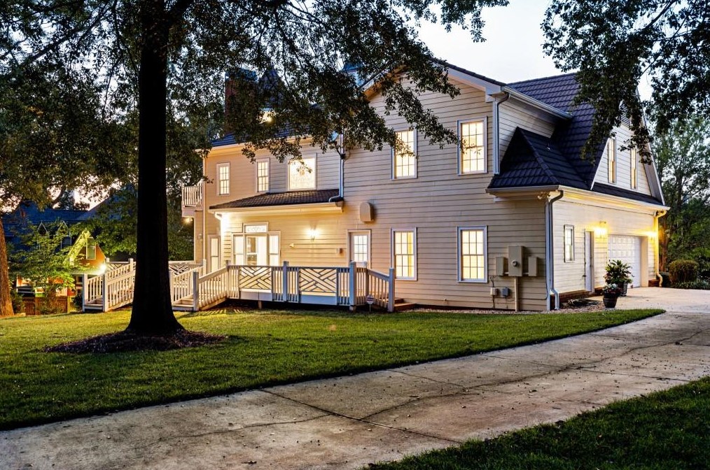451 Woodward Ave, Atlanta GA  30312-2236 exterior