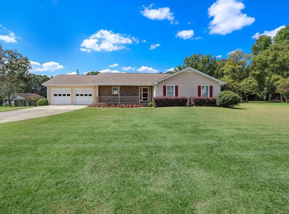2360 Britt St, Grayson, GA 30017-1642