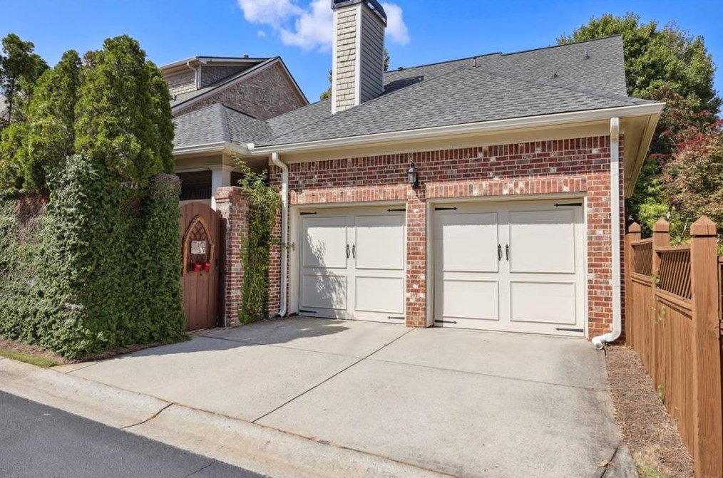 2065 Arminda Ct, Alpharetta GA  30022-1589 exterior
