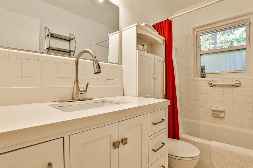 3186 Vine Cir, Decatur GA  30033-5109 exterior