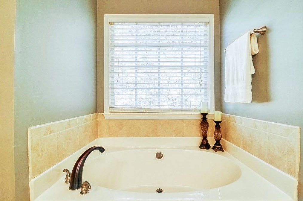 1220 Chaddwyck Dr, Athens GA  30606-7005 exterior