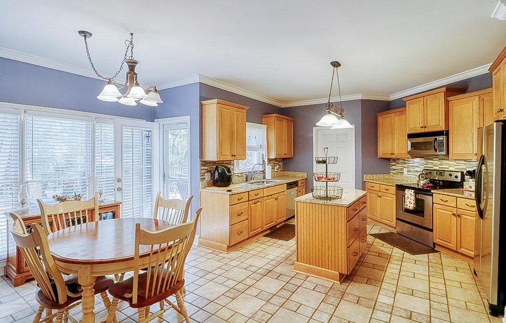 1220 Chaddwyck Dr, Athens GA  30606-7005 exterior