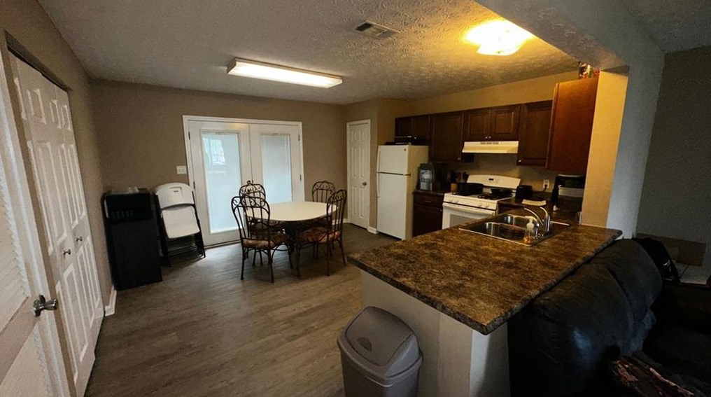 405 Bainbridge Dr #13c, McDonough, GA 30253