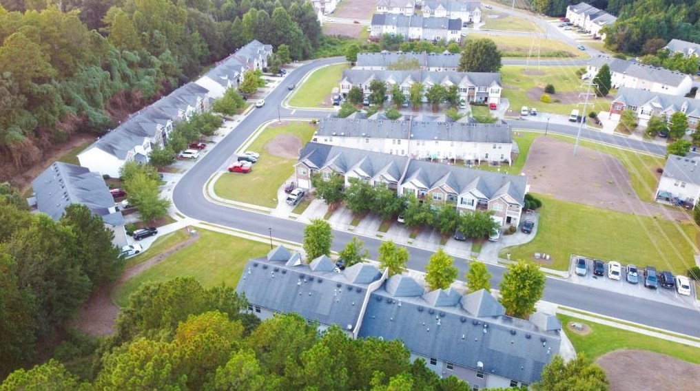 1476 Box Cir, Winder, GA 30680